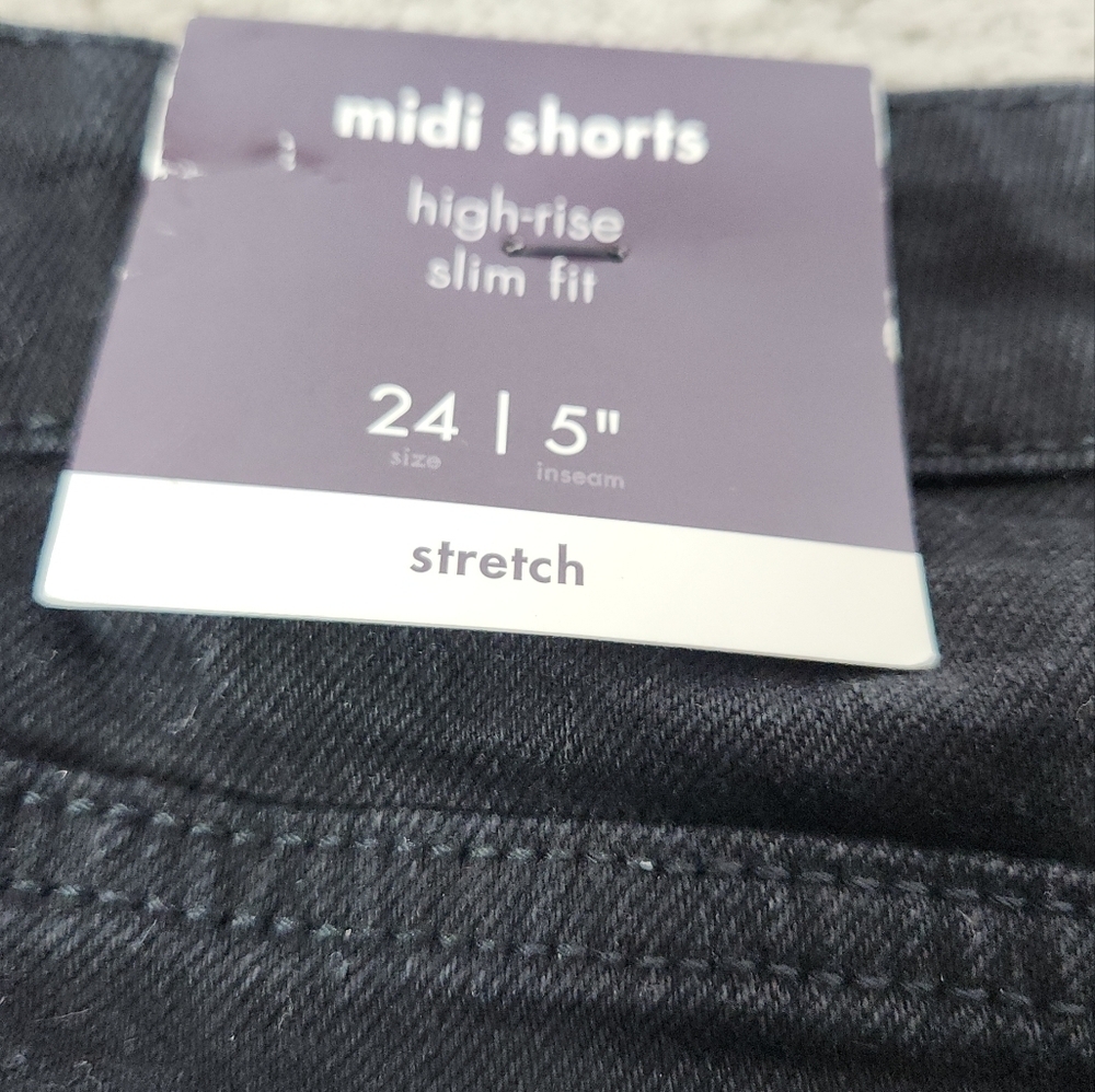 Women's 5" High Rise Midi Shorts - Black - Ava & Viv - 24 - Picture 5 of 11